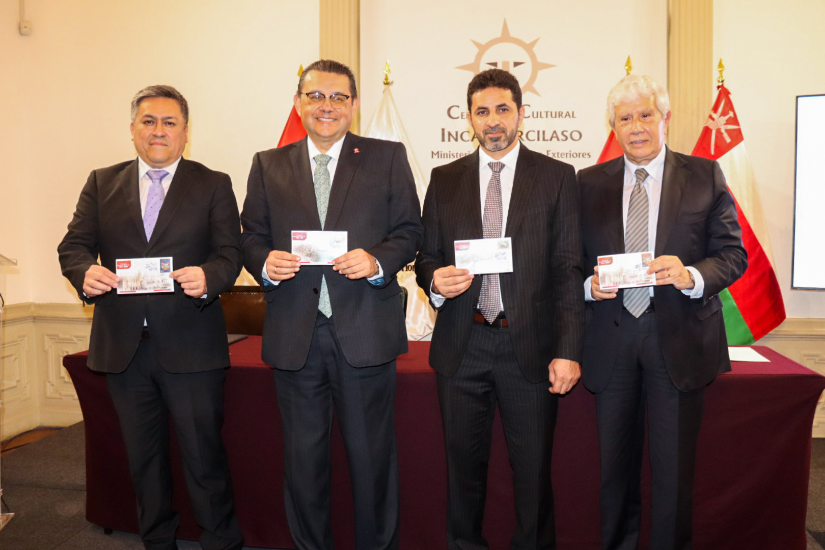 Serpost presentó matasello conmemorativo por los 40 años de relaciones bilaterales entre el Perú, los Emiratos Árabes Unidos